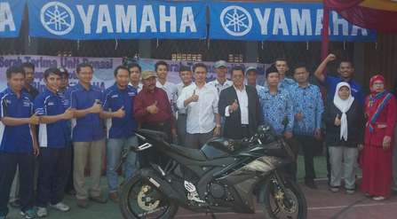 Donasi R15 untuk SMK binaan Yamaha-cicak-kreatip-com