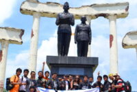 Bersama di Area Tugu Pahlawan