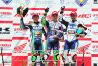 Trio Yamaha naik podium (Hendriansyah juara nasional tampak kiri) di kelas Sport 250cc Seri 5 Indonesia Road Racing Championship