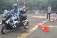 Echi Pramitasari anggota Max Owners ikut safety riding course meski memiliki keterbatasan fisik (2) Echi Pramitasari anggota Max Owners ikut safety riding course meski memiliki keterbatasan fisik (2)