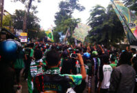 bonek-kepung-pengadilan-negeri-arjuno-2016-6