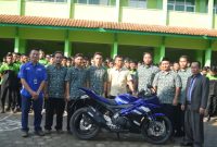 Donasi R15 untuk SMK binaan Yamaha-cicak-kreatip-com-2