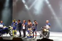 rossi-dan-vinales-rilis-r15-cicak-kreatip-com-1