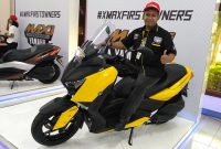 Wayan Teja dengan XMAX saat kegiatan kunjungan pabrik #XMAXFIRSTOWNERS