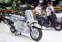 67889-skutik-kotak-kotak-yamaha-qbix-meluncur-di-thailand-ini-penampakannya