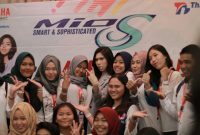 Isyanation Palembang berfoto gemash bersam dengan Isyana