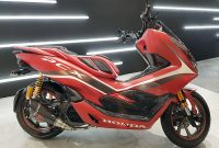Honda-PCX-Red-Modif-knalpot-akrapovic