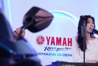 Brand Ambassador Mio S Isyana Sarasvati menyanyikan jingle Mio S It’s My Style di event Blue Core Yamaha Motor Show (BYMS) (3)