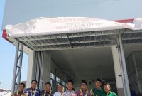 foto bersama dari berbagai perwakilan di depan Bengkel Adab Motor SMK Muhammadiyah Lemahabang Cirebon-cicak-kreatip-com foto bersama dari berbagai perwakilan di depan Bengkel Adab Motor SMK Muhammadiyah Lemahabang Cirebon-cicak-kreatip-com