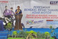 sambutan dari Bpk. M. Abidin selaku GM After Sales dan Motor Sport PT YIMM di acara peresmian bengkel Adab Motor-cicak-kreatip-com sambutan dari Bpk. M. Abidin selaku GM After Sales dan Motor Sport PT YIMM di acara peresmian bengkel Adab Motor-cicak-kreatip-com