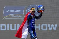 Arai Agaska podium 2 race 1 seri 2 FIM R3 BLU CRU World Cup di Misano Italia (4)